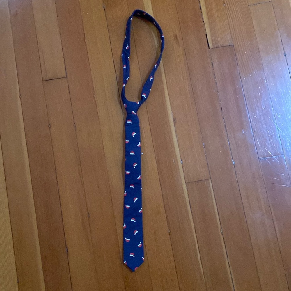 Boys’ Santa tie (free add-on)